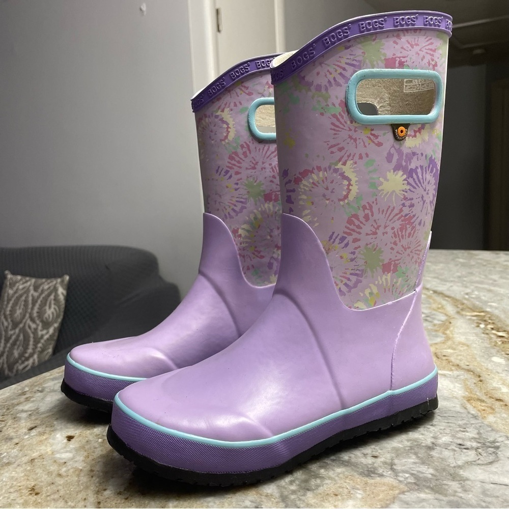 Bogs lilac floral Insulated Waterproof Kids Youth Size 4 EU37